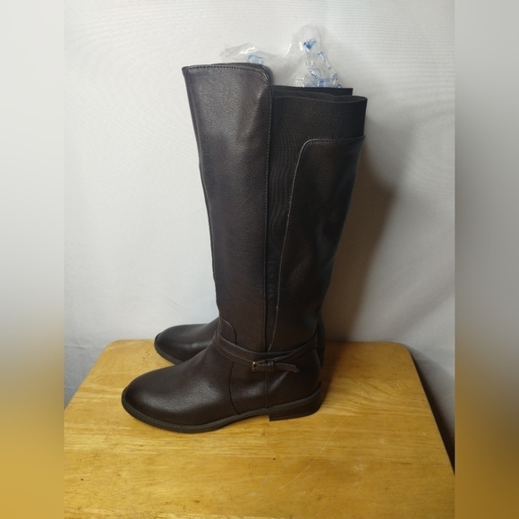 new directions Shoes - New Directions Women's size 7.5 Brown boots